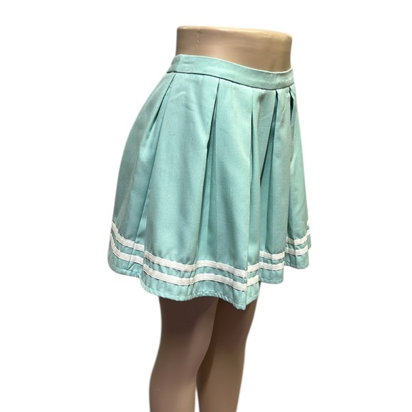 Hot Topic Mint White Pleated Mini Cheer Skirt Preppy Goth Anime Size Small - Picture 2 of 12
